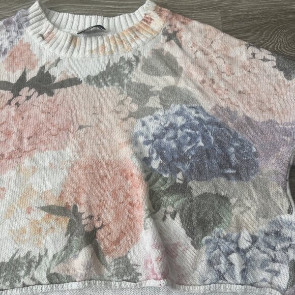 Show Me Your Mumu womens Cropped Sweater Floral Bloom size medium Hydrangea - Picture 2 of 4